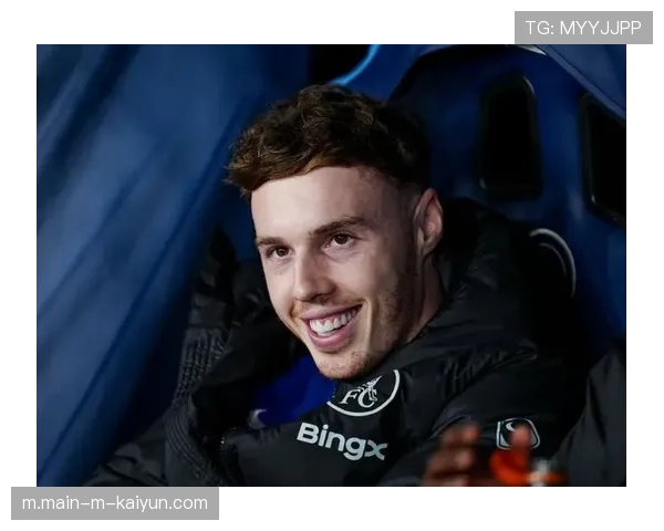 帕尔默替补登场改变进攻层次 两次直塞撕开那不勒斯防守肋部 帕尔默替补登场改变进攻层次 两次直塞撕开那不勒斯防守肋部